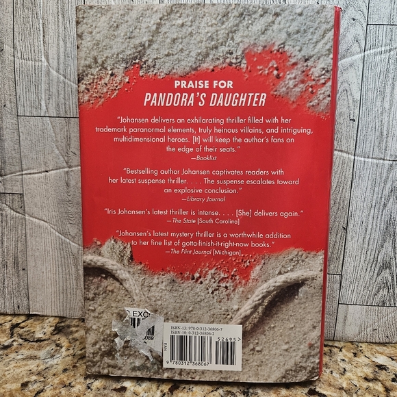 Quicksand Hardcover Book Iris Johansen A Novel 🌙 - Picture 2 of 3